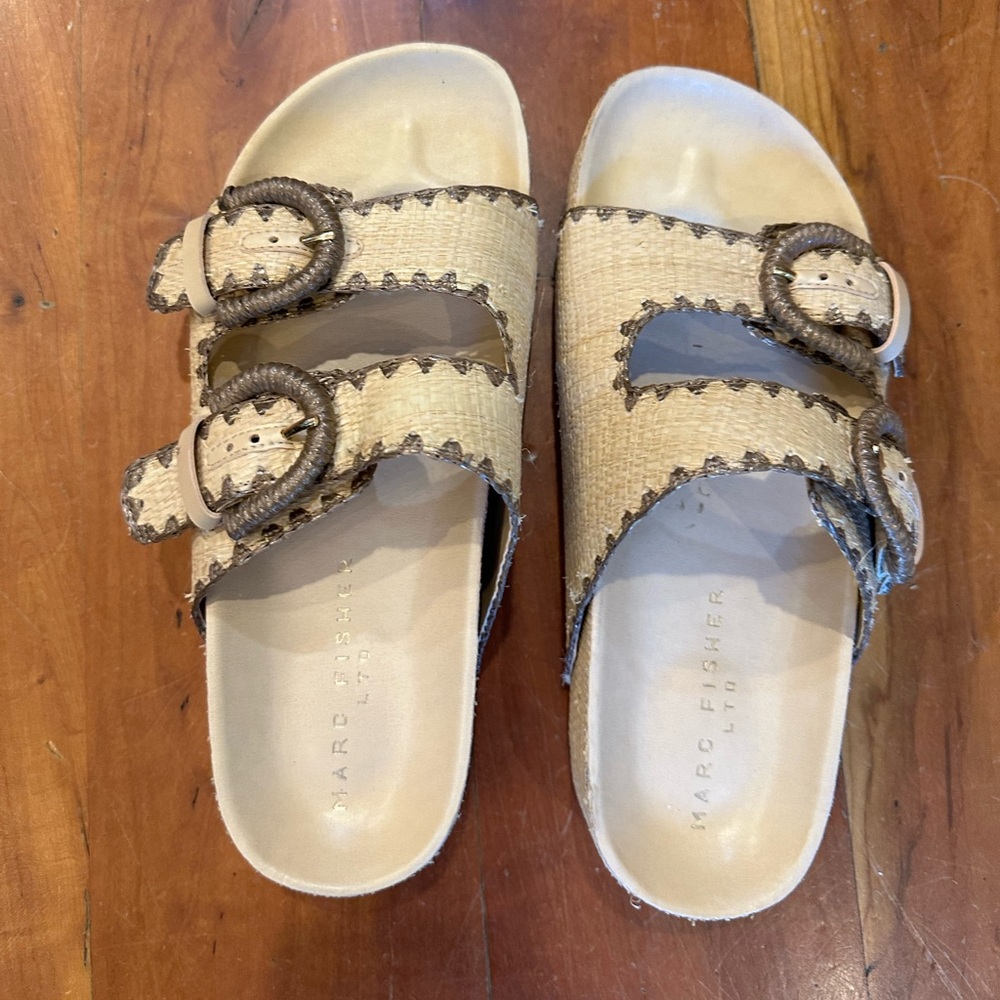 Solea Platform Slide Sandal by Marc Fisher LTD size 8.5M